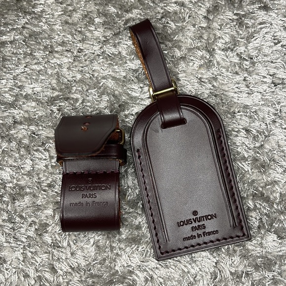 Louis Vuitton Leather Luggage Tag and Poignet Set - Picture 1 of 7
